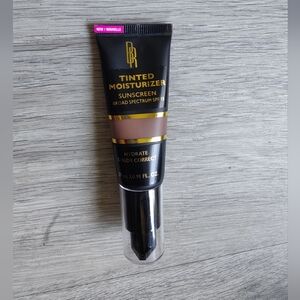 🎉NIP Black Radiance Tinted Moisturizer w/Sunscreen Dark to Deep